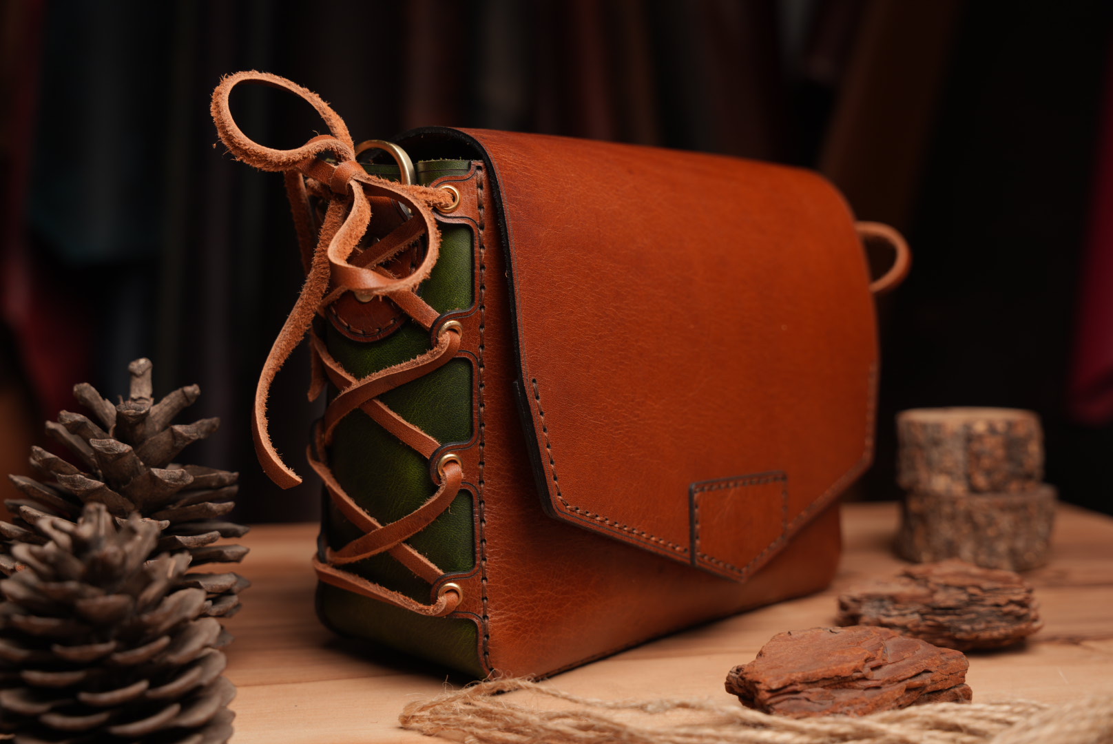 Alloro leather— Leather Collection project frame