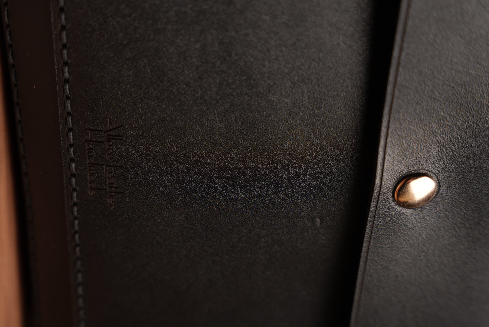 Alloro leather— Leather Collection project frame