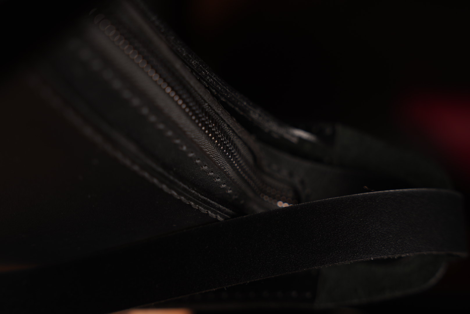 Alloro leather— Leather Collection project frame