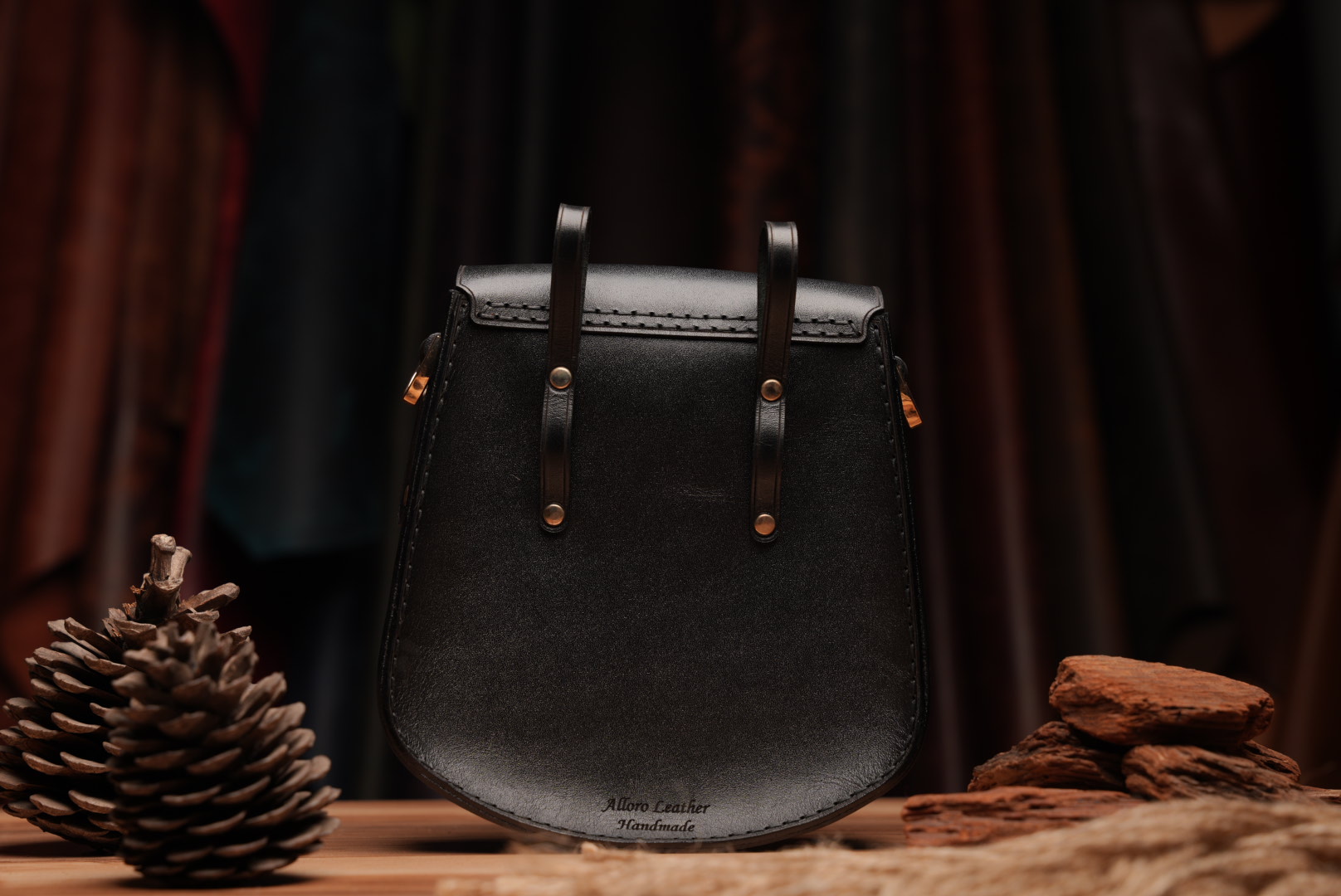 Alloro leather— Leather Collection project frame